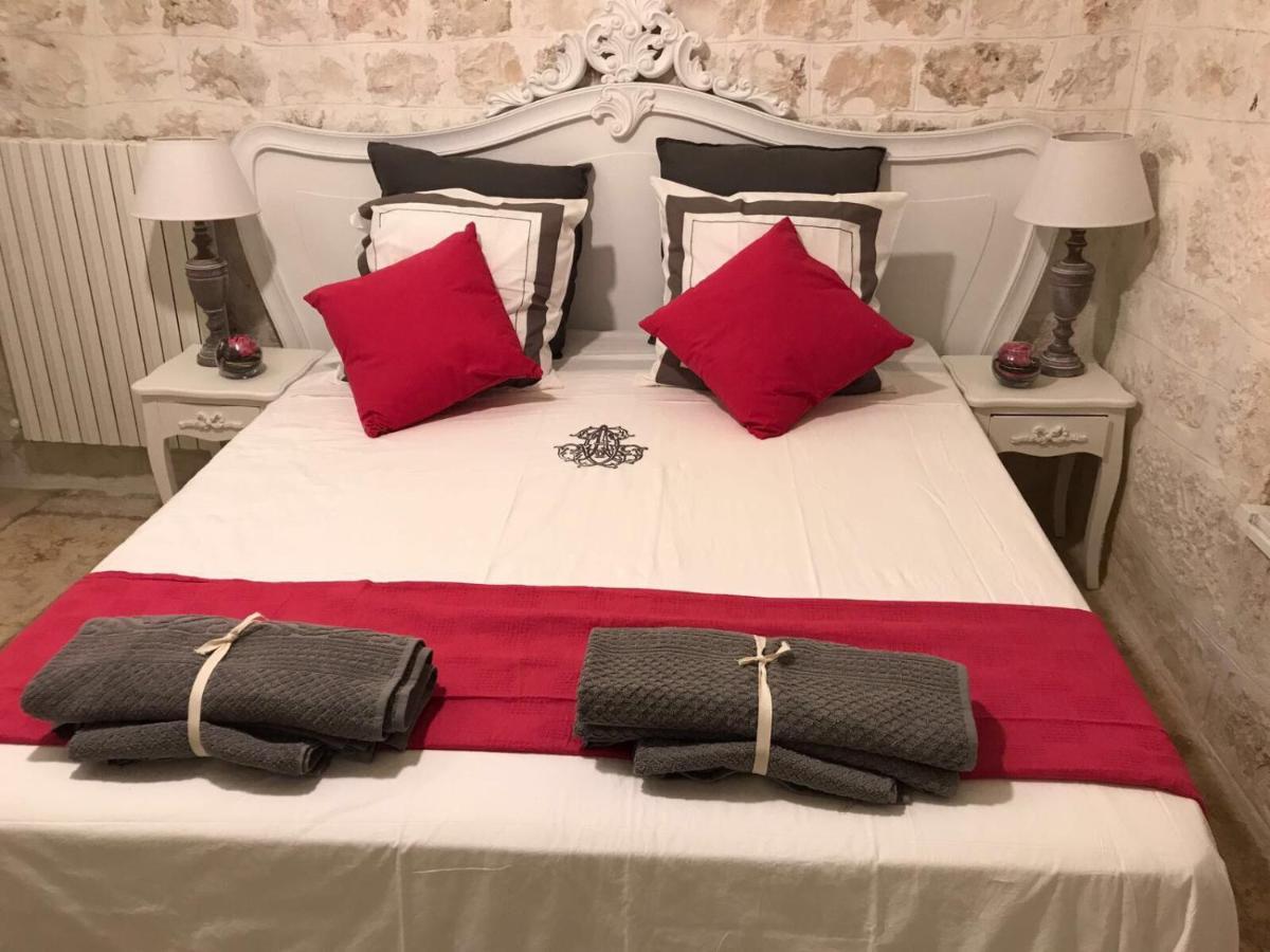 치스테르니노 Trulli Tesoro B&B 외부 사진